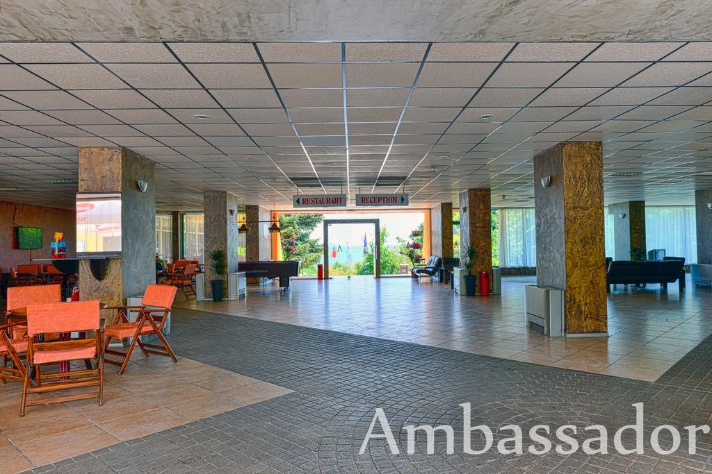 Hotel Ambassador - Free Parking โกลเดน แซนส์ ภายนอก รูปภาพ