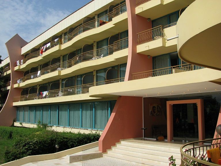 Hotel Ambassador - Free Parking โกลเดน แซนส์ ภายนอก รูปภาพ